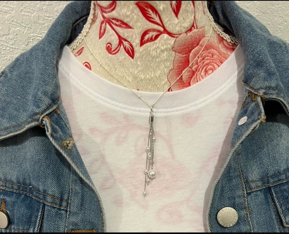 Silver Dangly Pearl Necklace