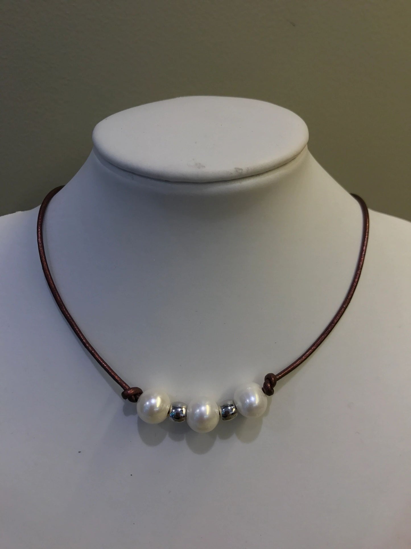 Triple Pearl choker with silver spacers