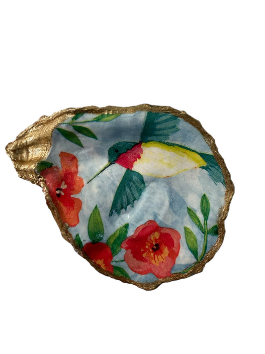 Hummingbird Oyster Shell w Gold Stand