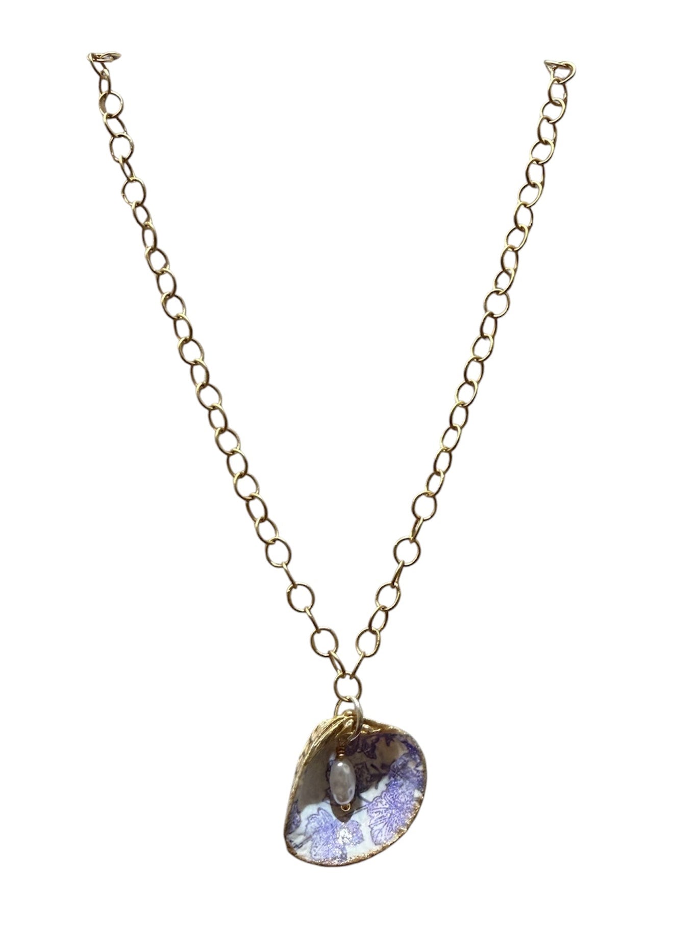 Blue Chinoi Seashell Necklace Gold
